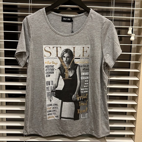 Beautiful Only One Vintage T-shirt model: “On Style Magazine” - Picture 7 of 9